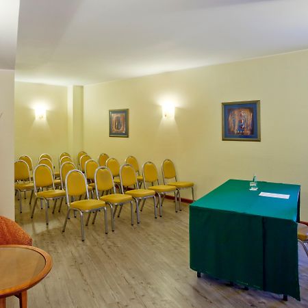 Holiday Inn Cagliari By Ihg Exterior foto