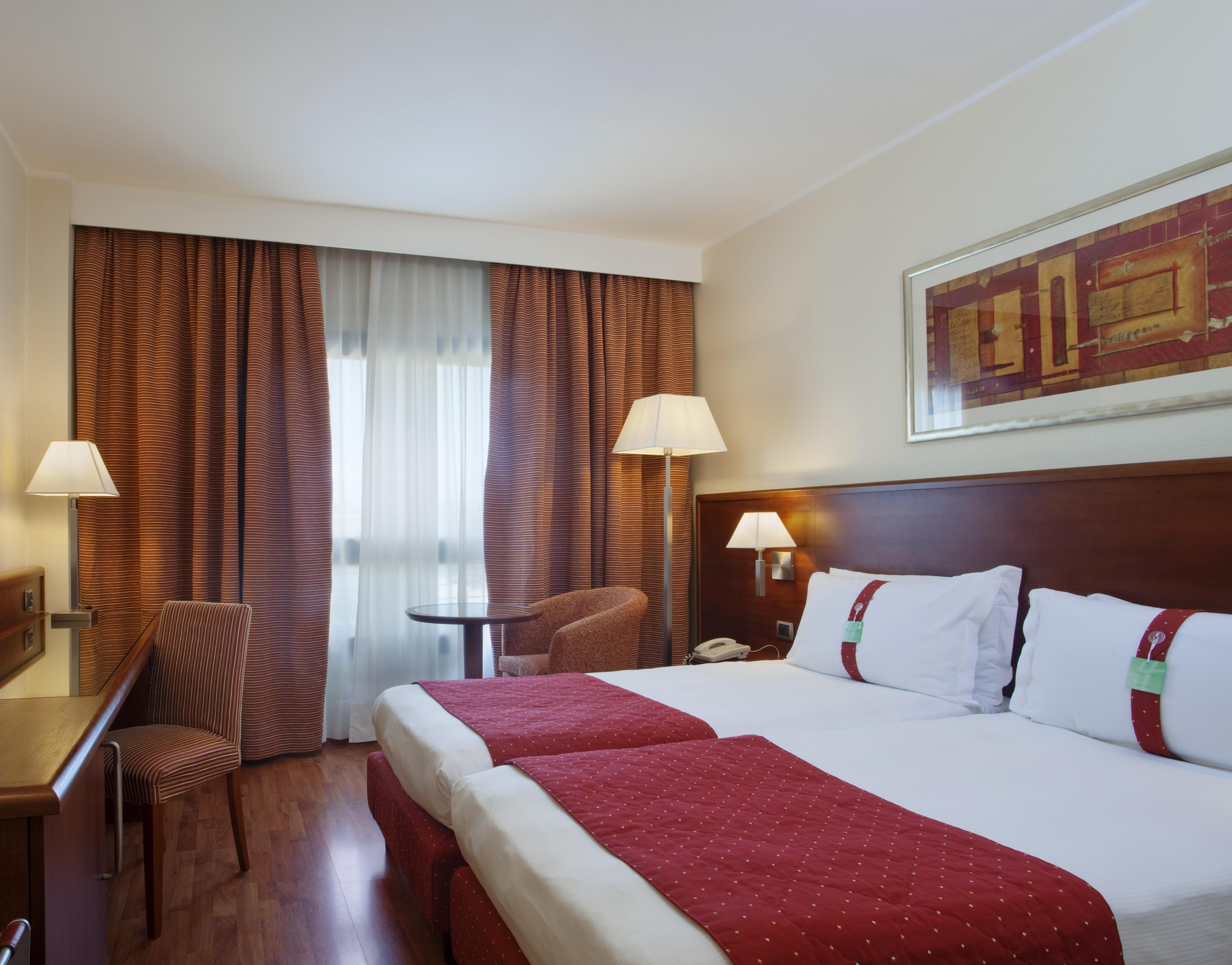 Holiday Inn Cagliari By Ihg Exterior foto