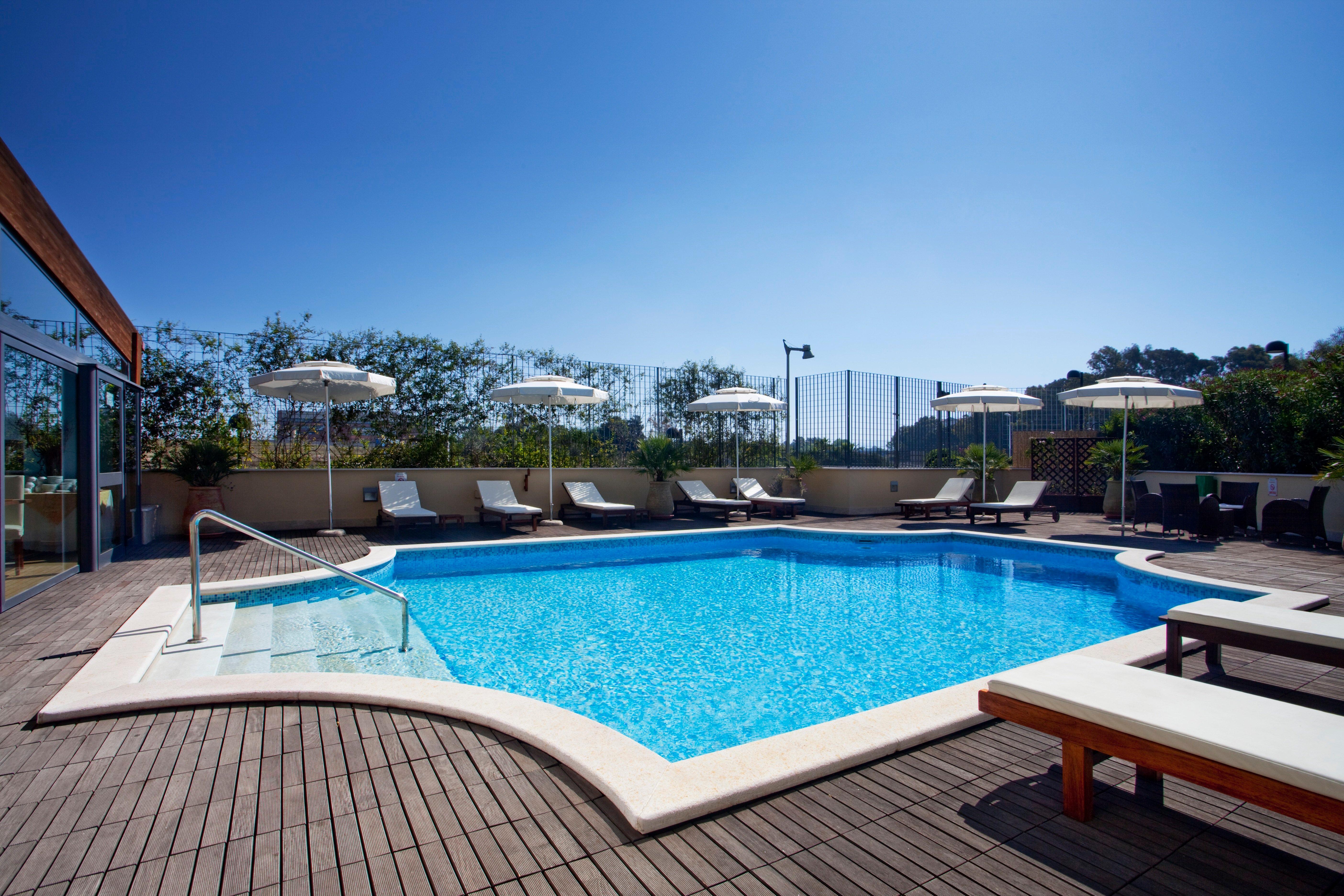 Holiday Inn Cagliari By Ihg Exterior foto
