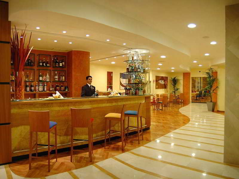 Holiday Inn Cagliari By Ihg Restaurante foto
