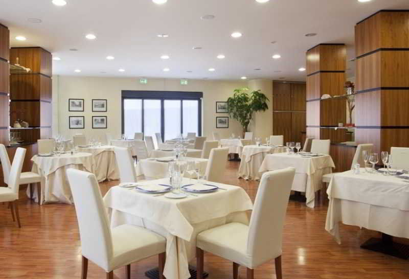 Holiday Inn Cagliari By Ihg Exterior foto