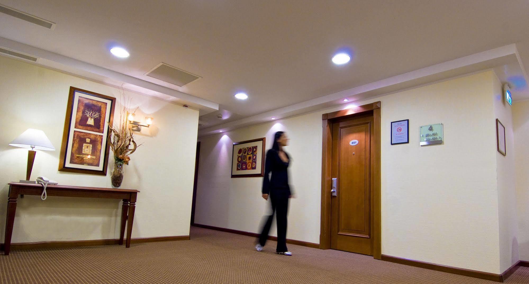 Holiday Inn Cagliari By Ihg Exterior foto